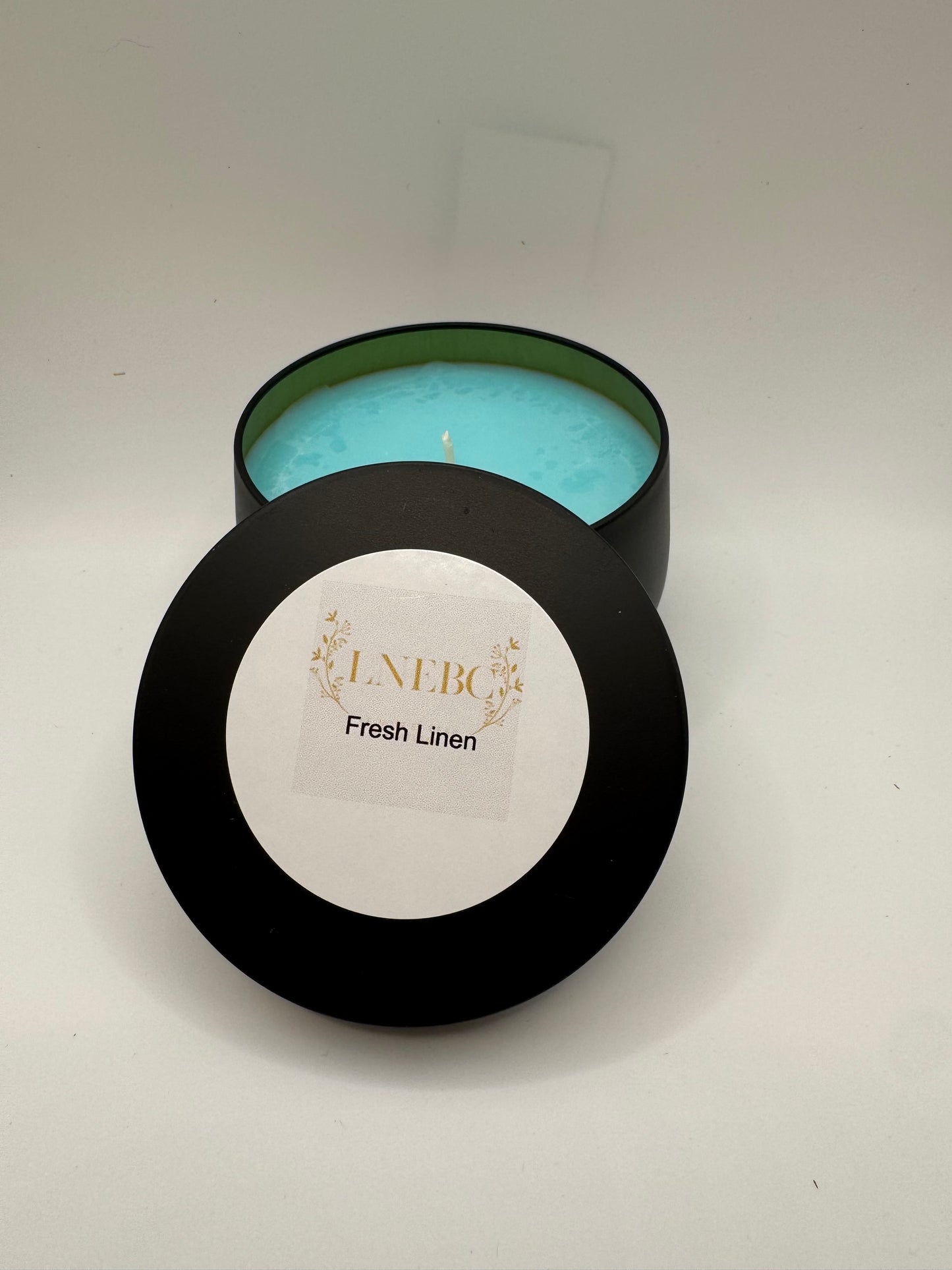 fresh linen scented candle